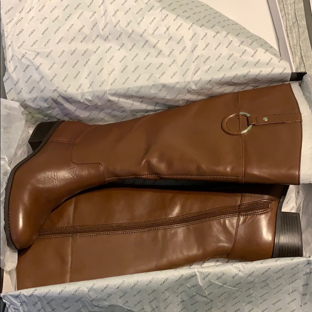 Cognac Alfani Boots